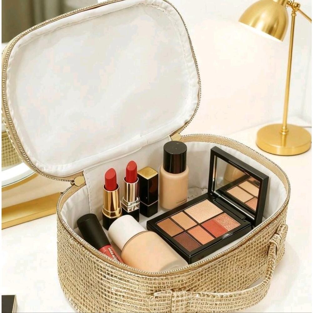 Dior Gold Le Rituel Beaute' Holiday Makeup bag - NEW in Box - Picture 4 of 9